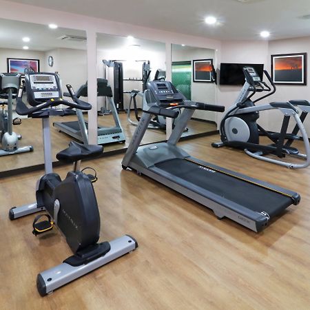 Candlewood Suites Celaya Селая Екстер'єр фото