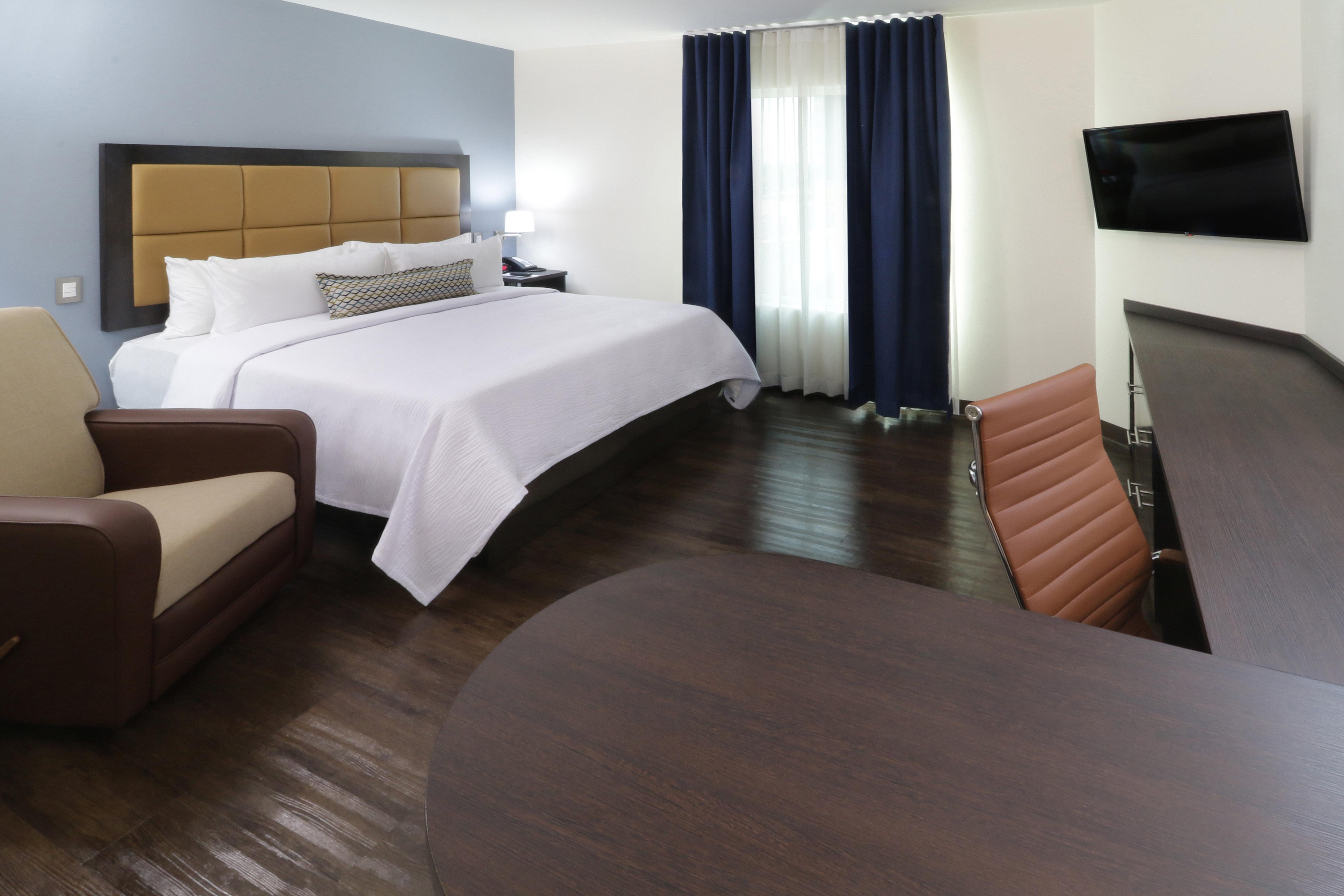 Candlewood Suites Celaya Селая Екстер'єр фото