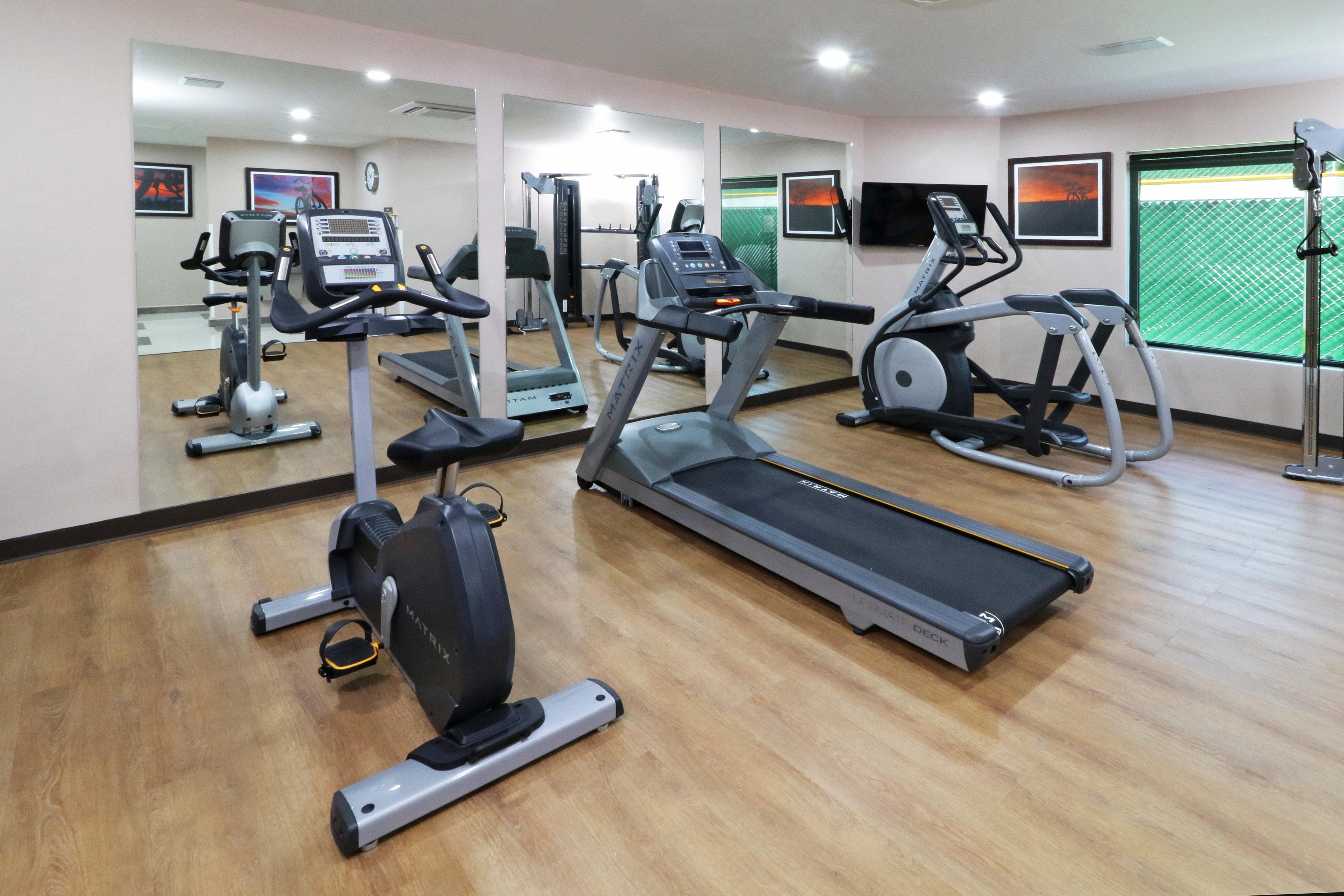 Candlewood Suites Celaya Селая Екстер'єр фото