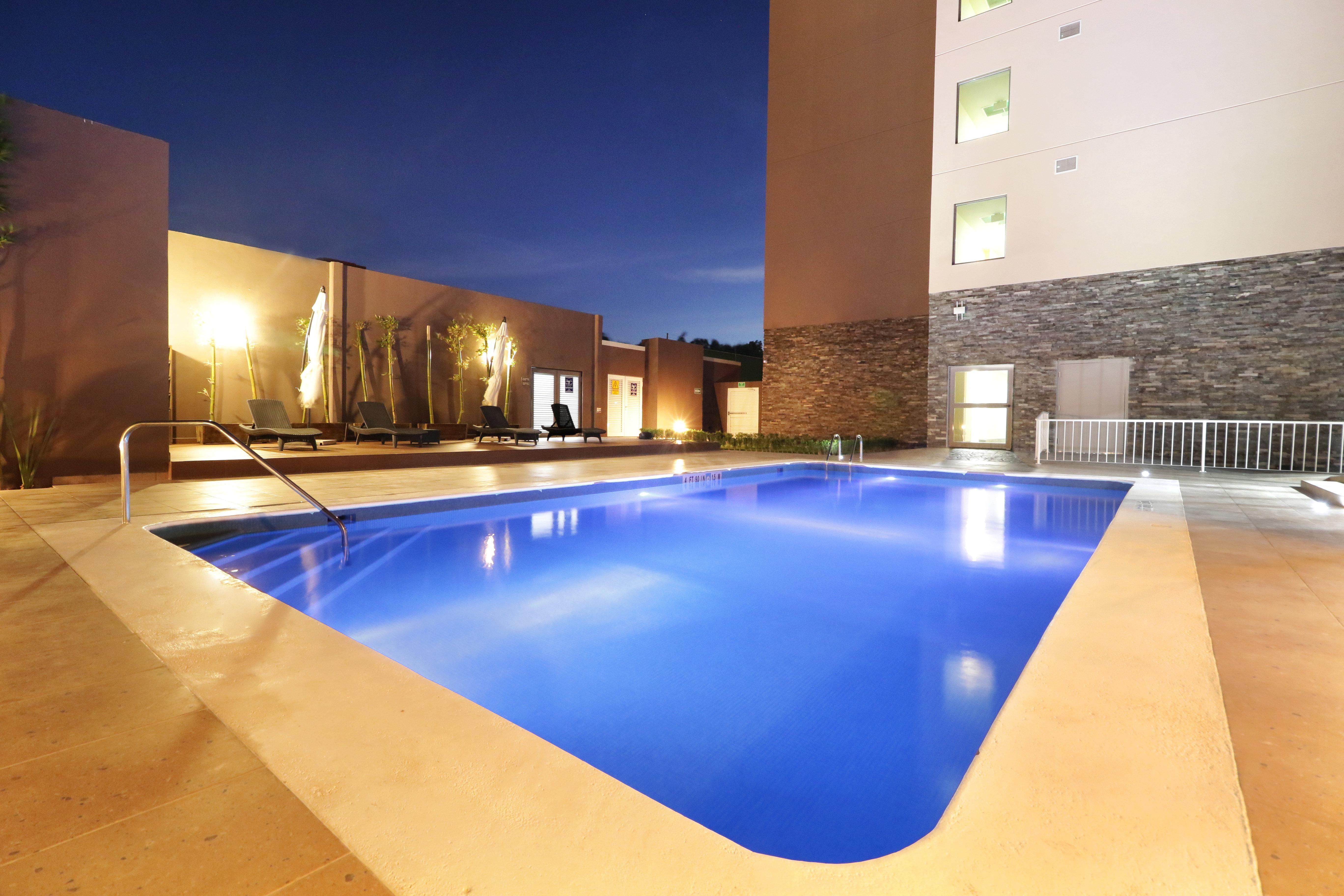 Candlewood Suites Celaya Селая Екстер'єр фото